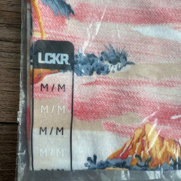 Footlocker sz M LCKR all over print Hawaiian tee T-Shirt NWT - Picture 5 of 7